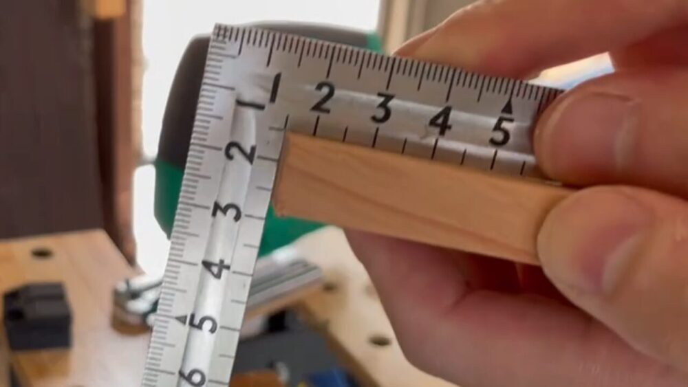 ジグソーの刃の曲がり改善