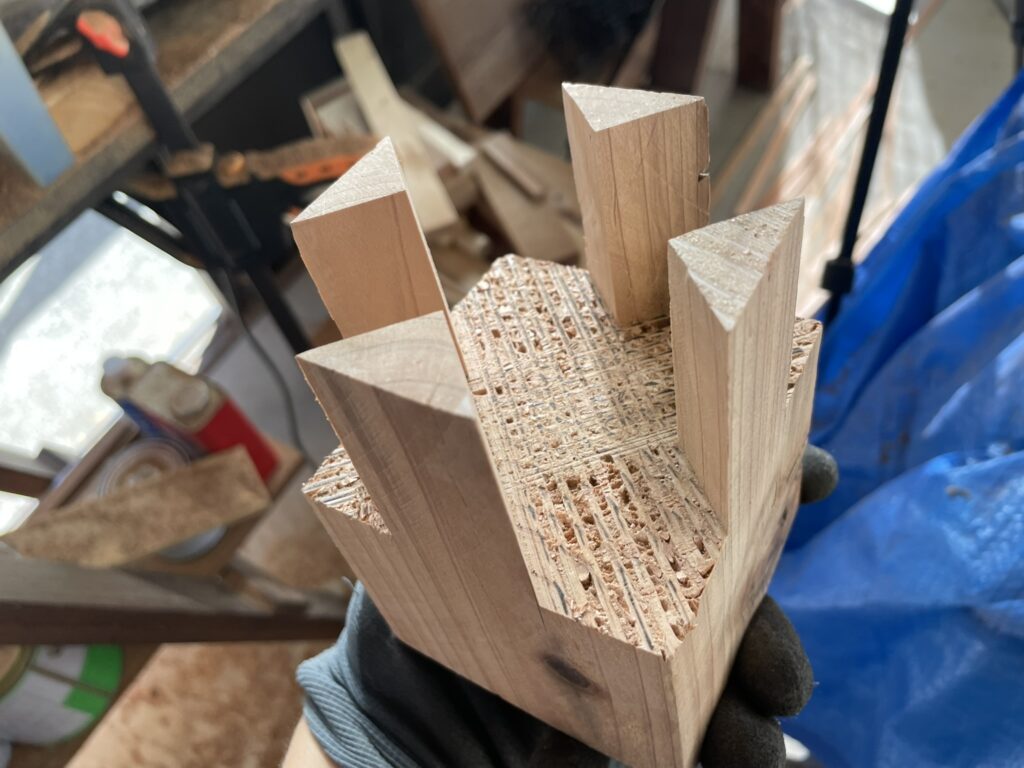 デスクチェア　十字相欠き組み