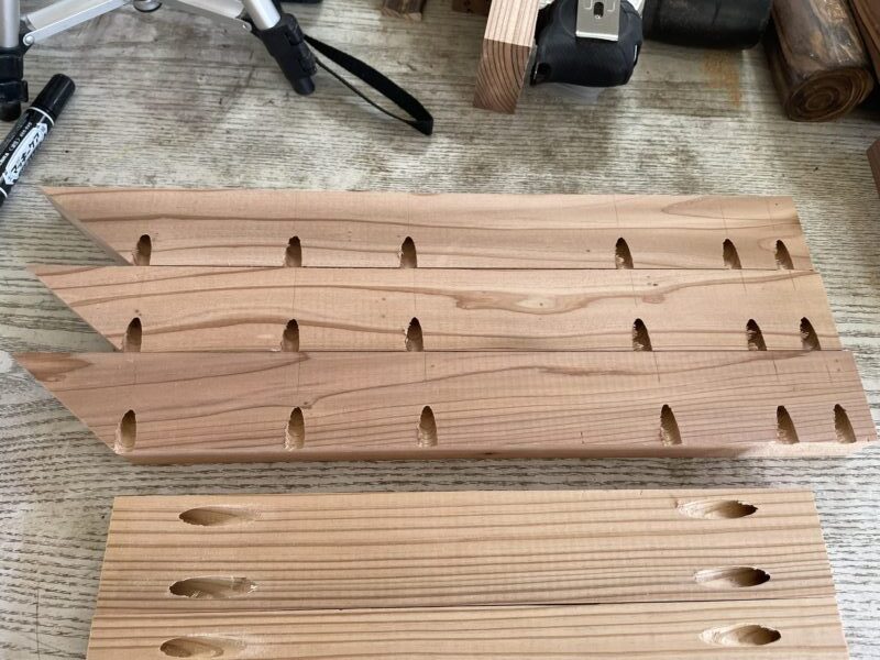 L字テーブルのホールジグによる組み立て