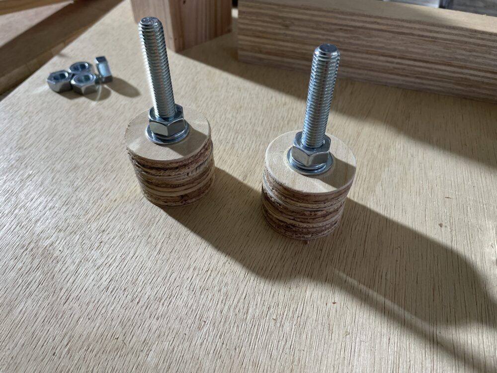 ホールソーを使ったアジャスター作製