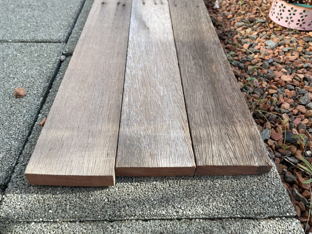 L字デスクで使用した古材