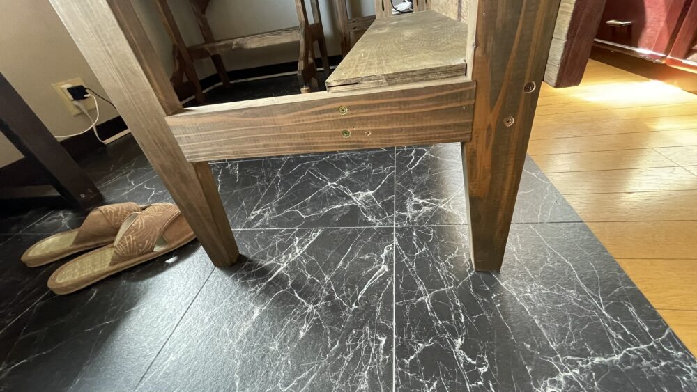 L字テーブルの脚