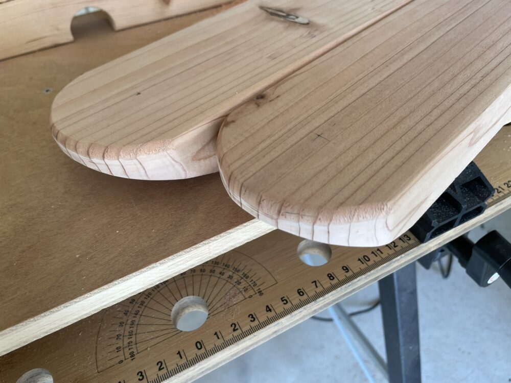 丸ノコベンチのスライダー治具を使った円弧加工