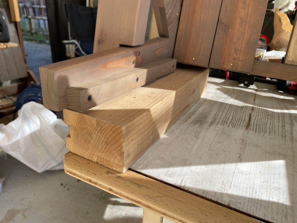 デスクチェア　背もたれ