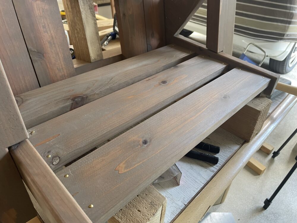 デスクチェア　背もたれ