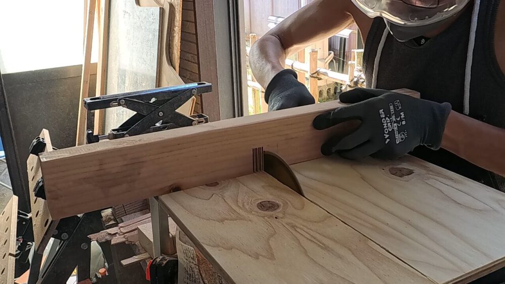 丸ノコベンチのスライダー治具を使った相欠き組み