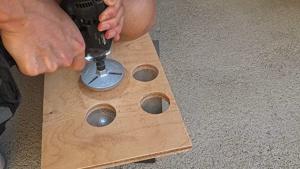 ホールソーを使ったアジャスター作製