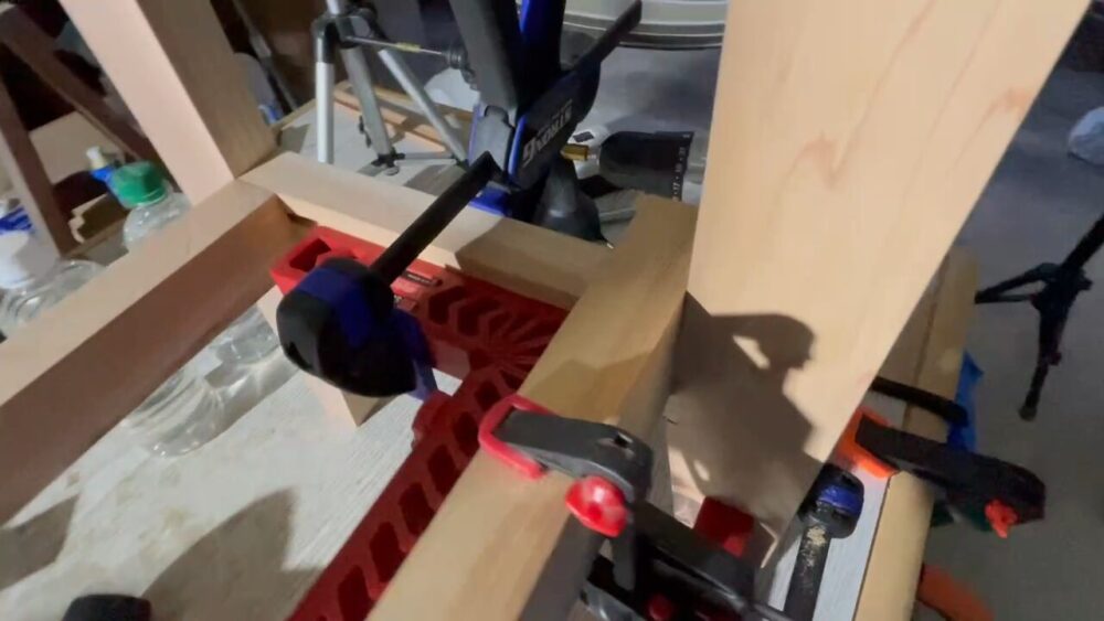 L字テーブルの脚