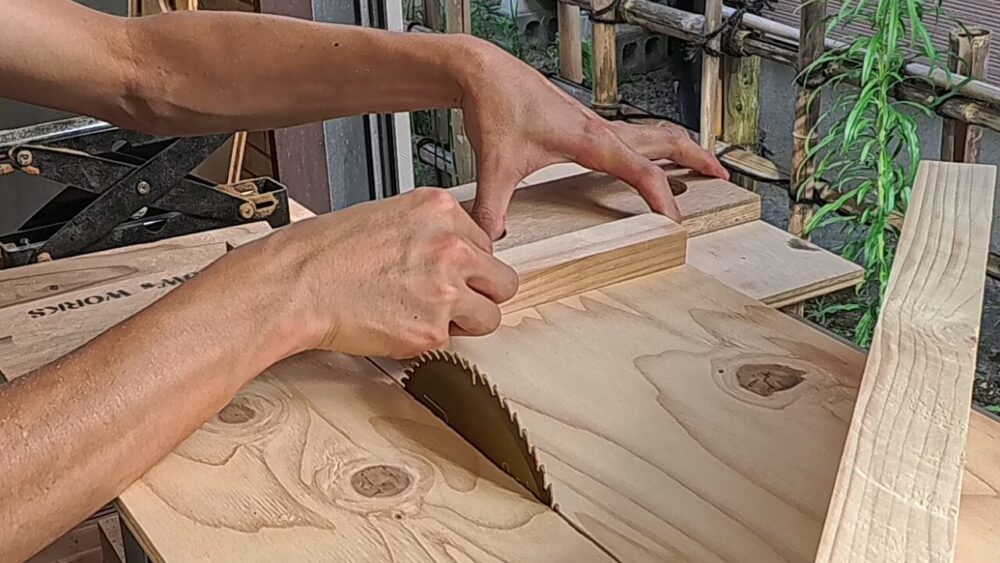 丸ノコベンチ　スライダー治具