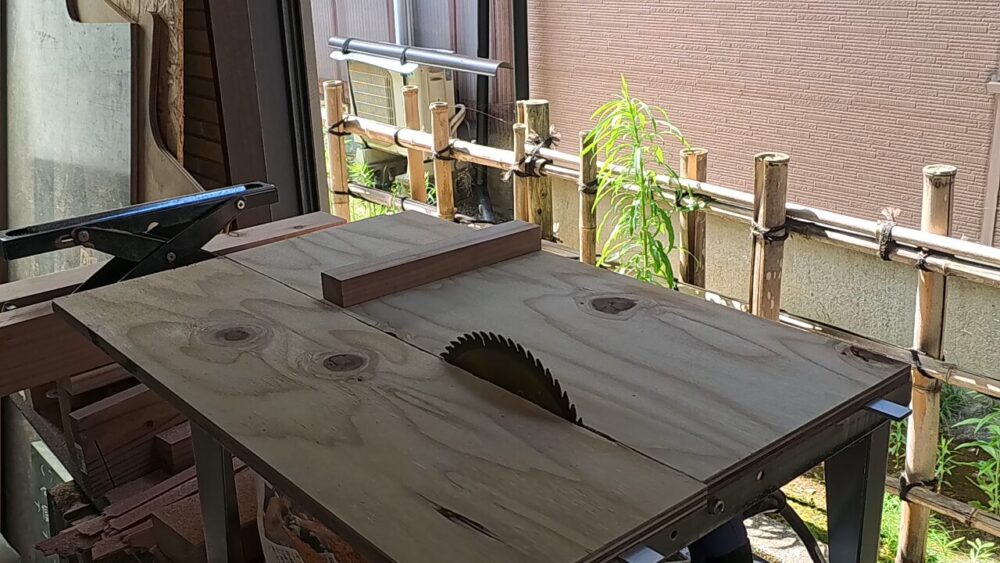 丸ノコベンチ　スライダー治具