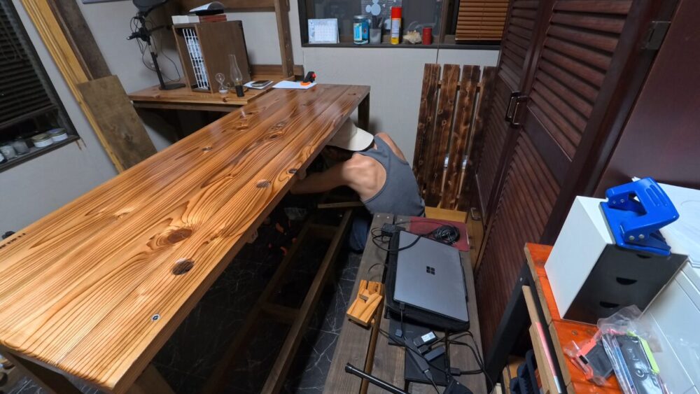 L字テーブルの設置