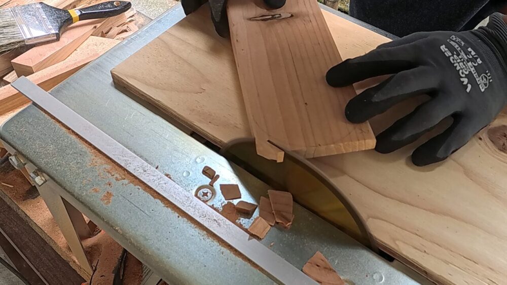 丸ノコベンチのスライダー治具を使った円弧加工