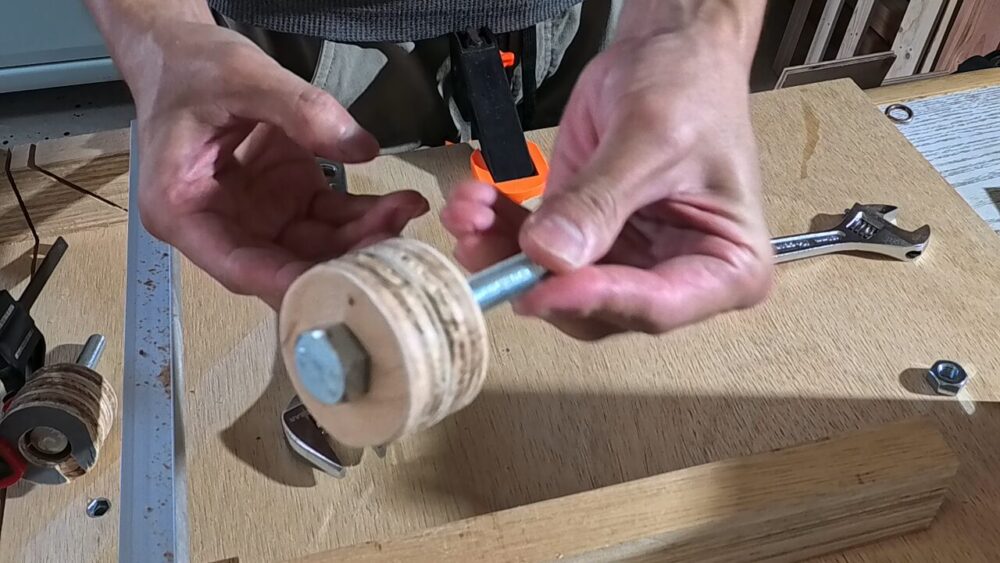 ホールソーを使ってアジャスター自作