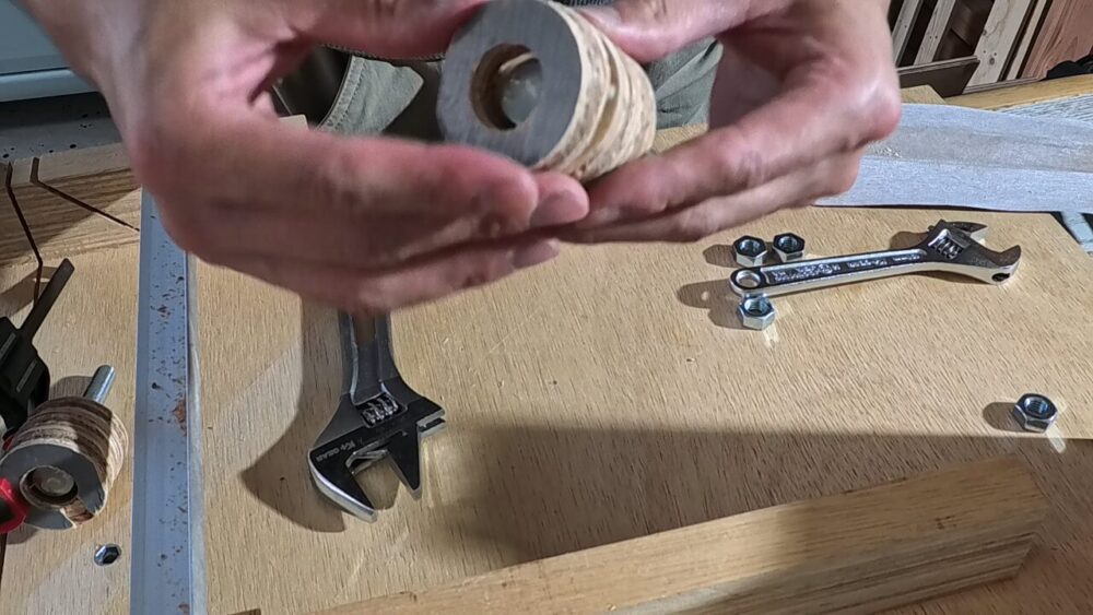 ホールソーを使ってアジャスター自作