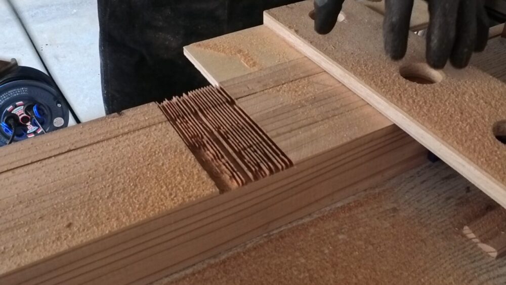 L字テーブルの脚